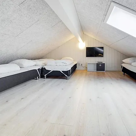 Luxury Retreat In Vaeggerlose 펜션 Bøtø By