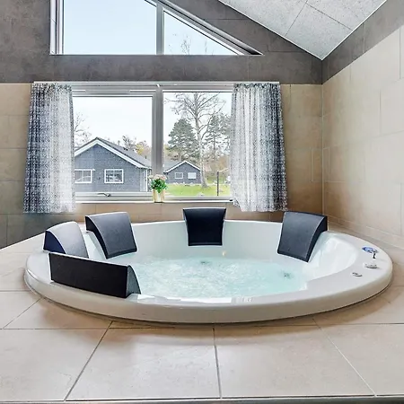 Luxury Retreat In Vaeggerlose بيت للعطل